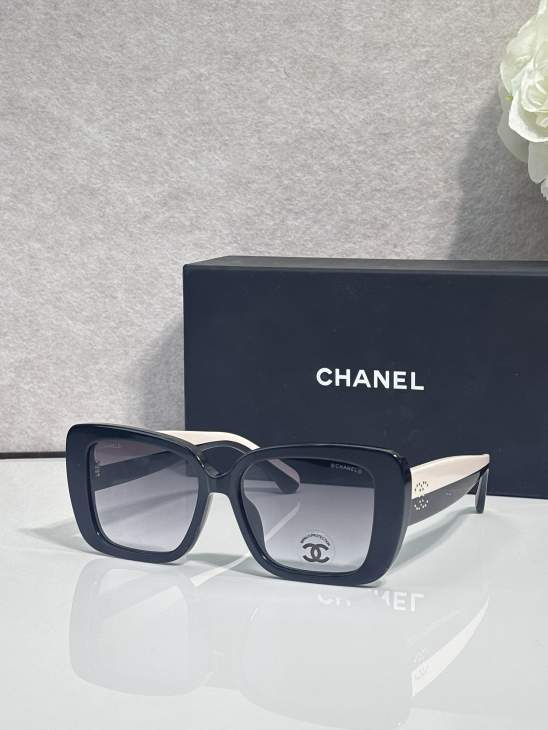 Picture of Chanel Sunglasses _SKUfw79760169fw